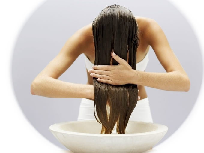trattamento olio ai capelli