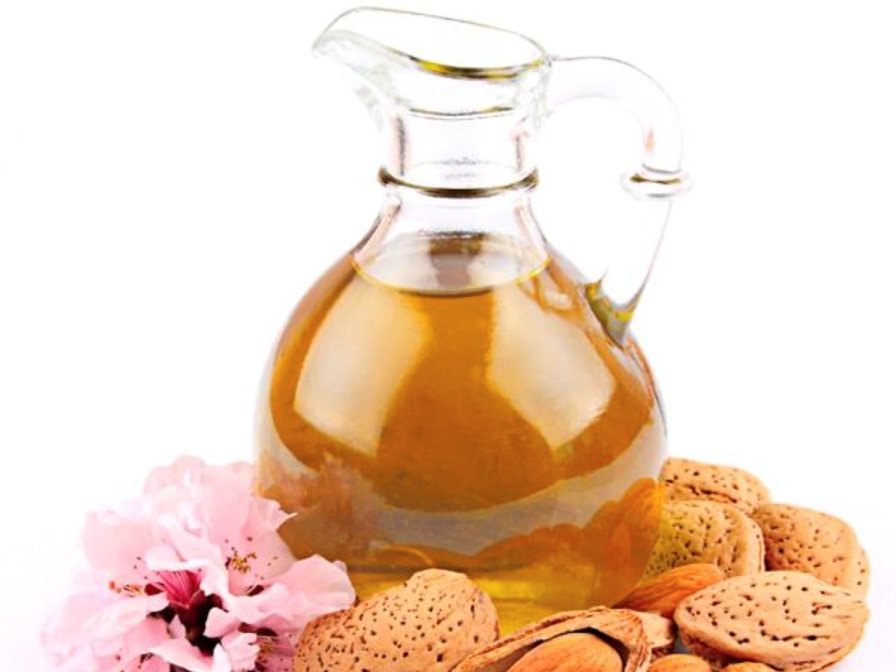 Olio di Mandorle Dolci: Proprietà, Benefici e Usi Cosmetici
